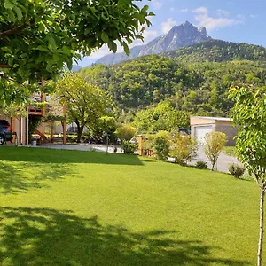 Oustal Apartment